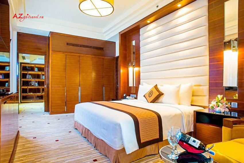 Kh&aacute;ch sạn Royal Hạ Long