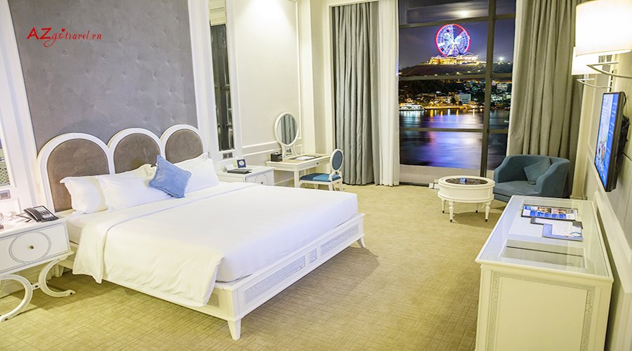 Phòng Executive Deluxe hướng biển khách sạn Wyndham Legend Hạ Long