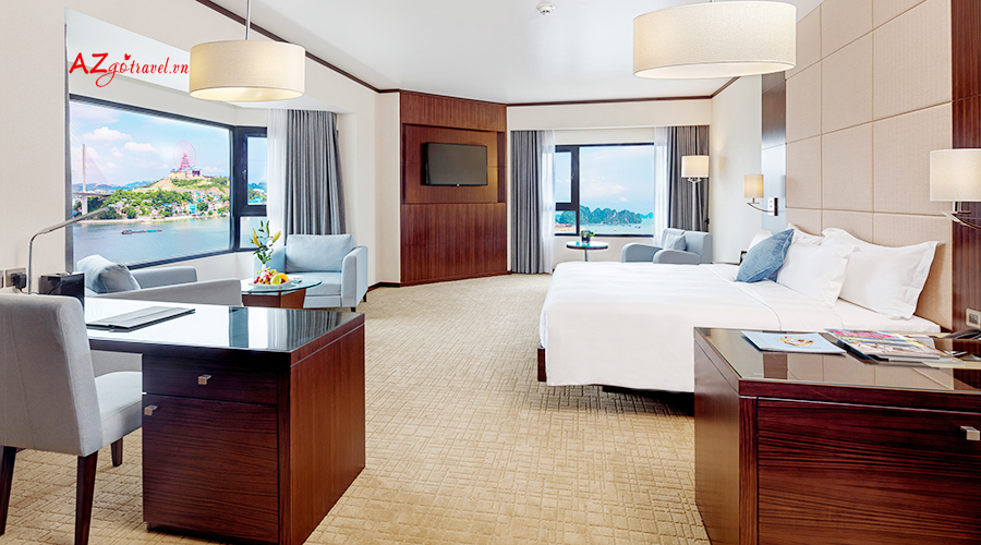 Phòng Junior Sui hướng biển khách sạn Wyndham Legend Hạ Long