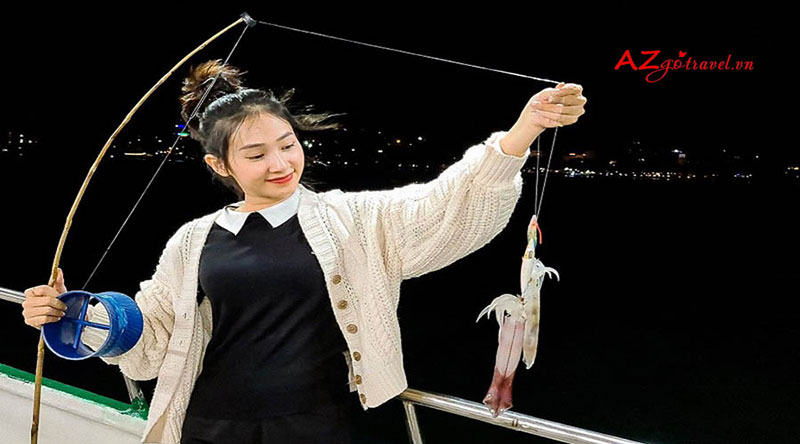 Tour câu mực đêm ở Hạ Long một trải nghiệm hấp dẫn