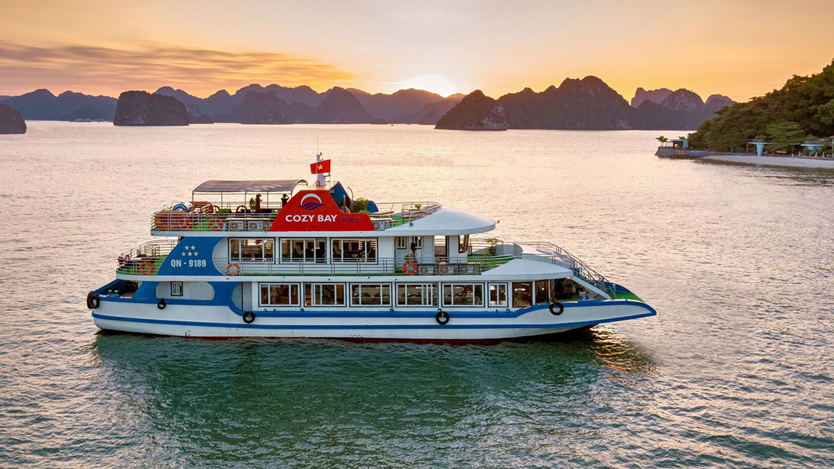 Tour thăm Vịnh Hạ Long 6 tiếng Cozy Bay Premium